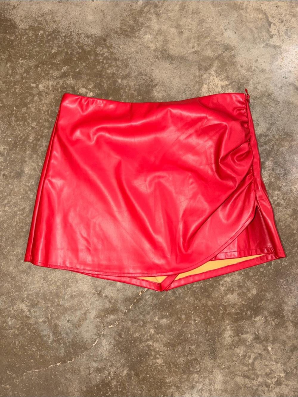 Day + Moon Cherry Red Faux Leather Ruched Wrap Skort Shorts L Festive Tailgate